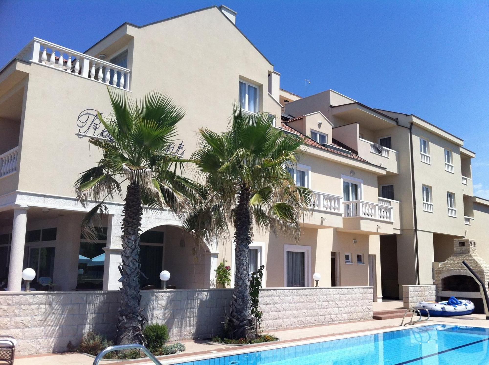 Villa Kastel ปอฟเลียนา ภายนอก รูปภาพ