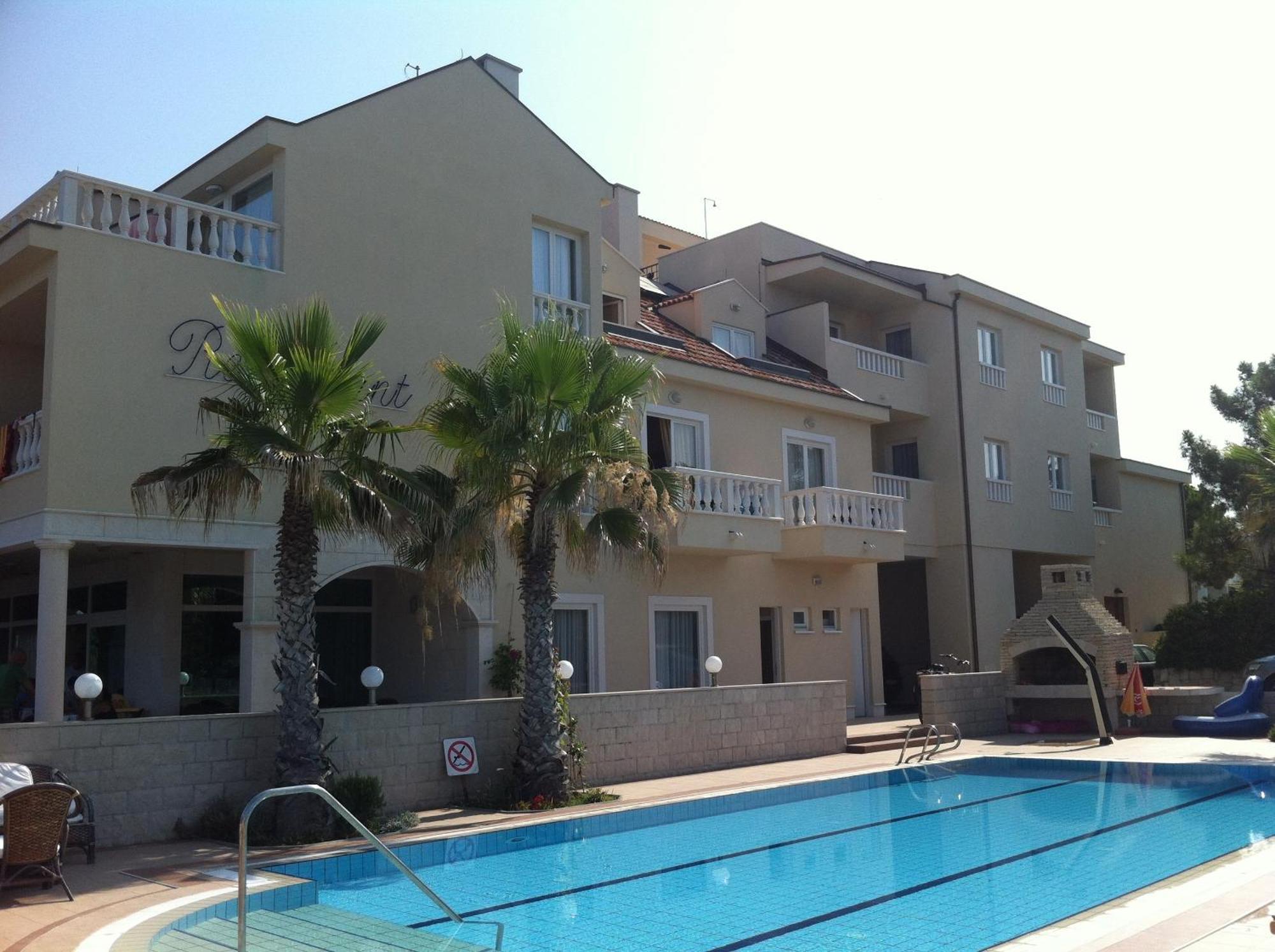 Villa Kastel ปอฟเลียนา ภายนอก รูปภาพ