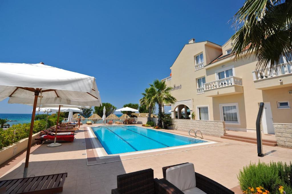 Villa Kastel ปอฟเลียนา ภายนอก รูปภาพ